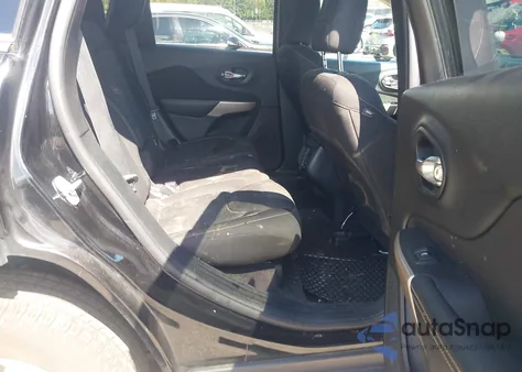 2017 Jeep Cherokee Latitude 4X4 z USA, uszkodzony, nr VIN 1C4PJMCS4HW646277